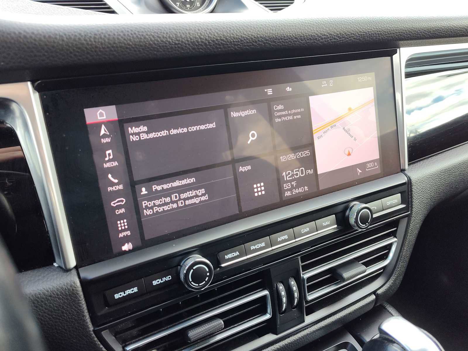 Used 2020 Porsche Macan image 11