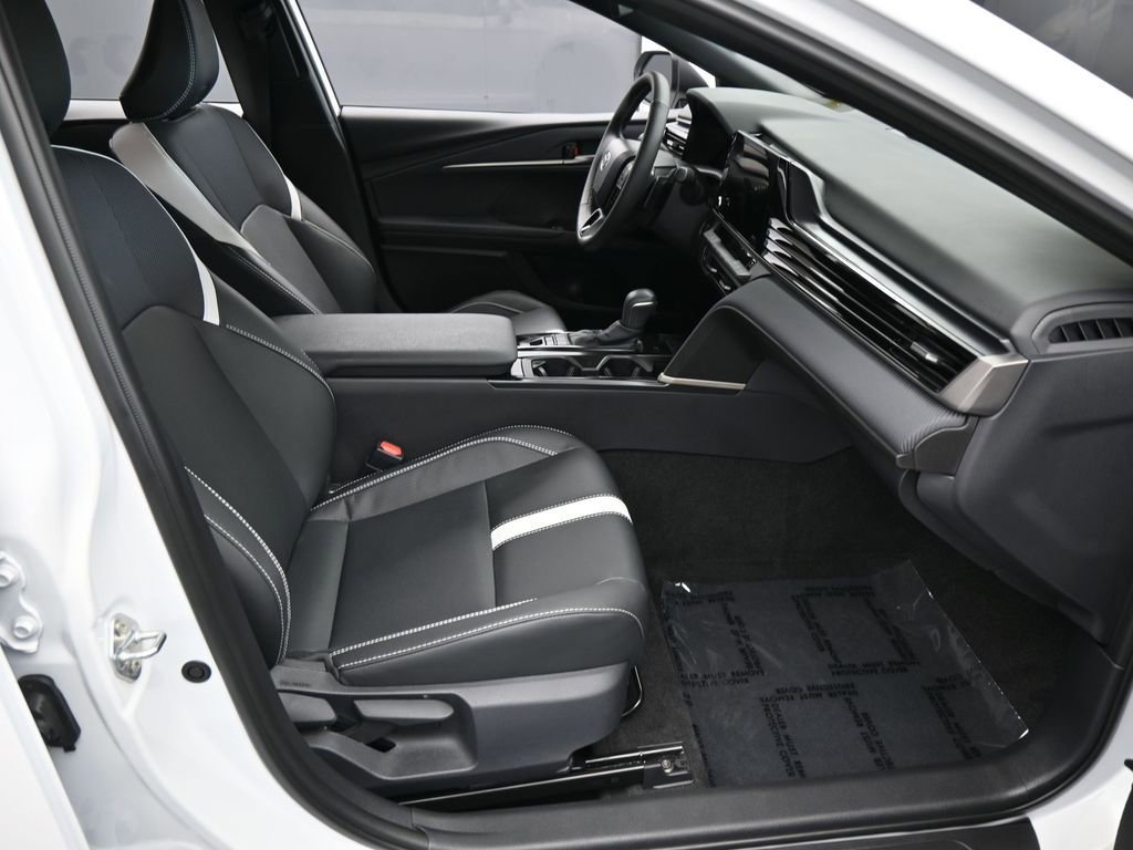 Used 2026 Toyota Camry SE image 43