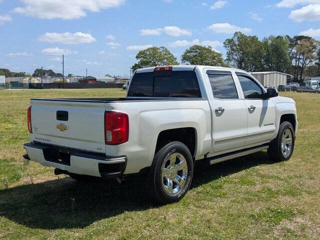 Used 2017 Chevrolet Silverado 1500 LTZ Z71 w/ LTZ Plus Package AWD/4WD image 3