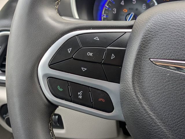 Used 2023 Chrysler Pacifica Touring-L image 24