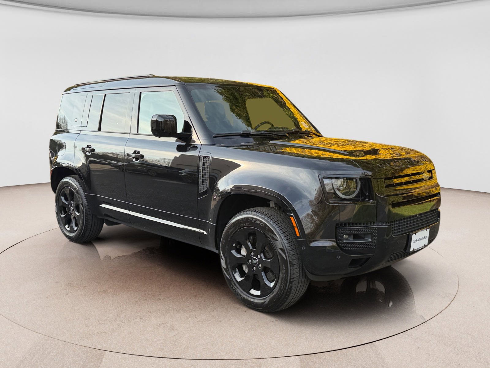 Certified 2024 Land Rover Defender 110 X-Dynamic SE image 7