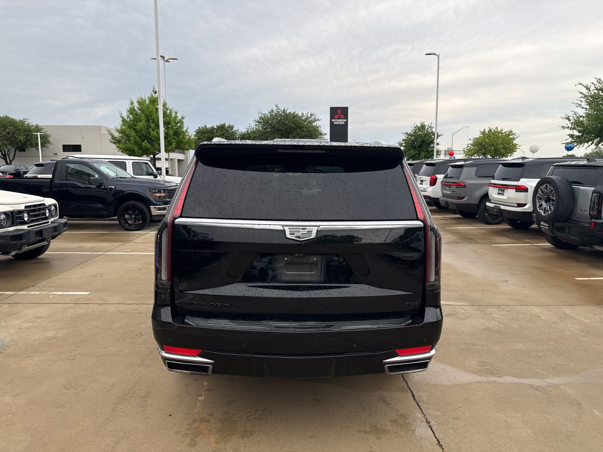 Used 2021 Cadillac Escalade Premium Luxury Platinum image 4