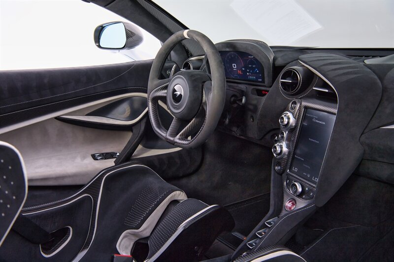 Used 2022 McLaren 765LT RWD image 37