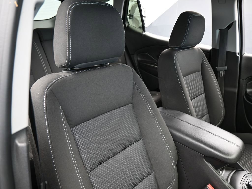 Used 2023 GMC Terrain SLE image 39