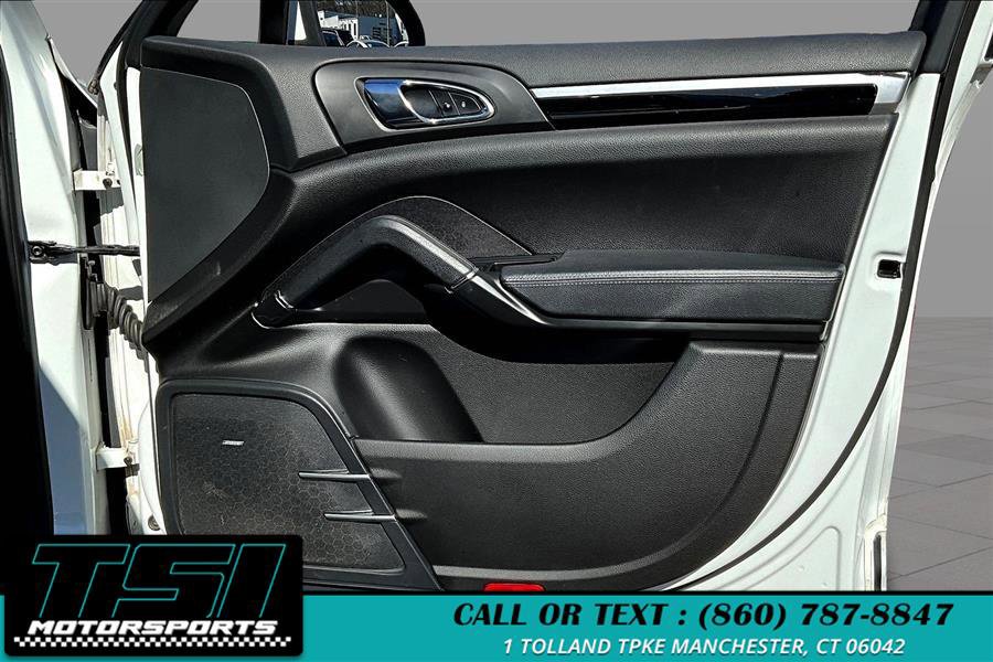 Used 2014 Porsche Cayenne Platinum Edition image 24