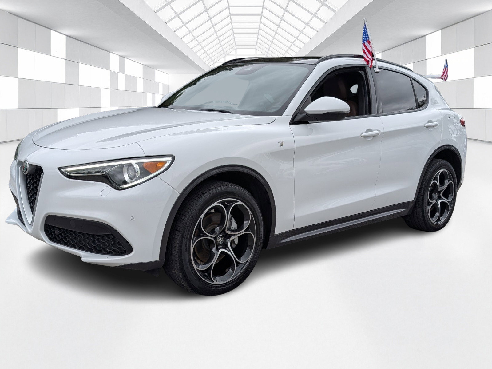 Used 2023 Alfa Romeo Stelvio Ti image 3