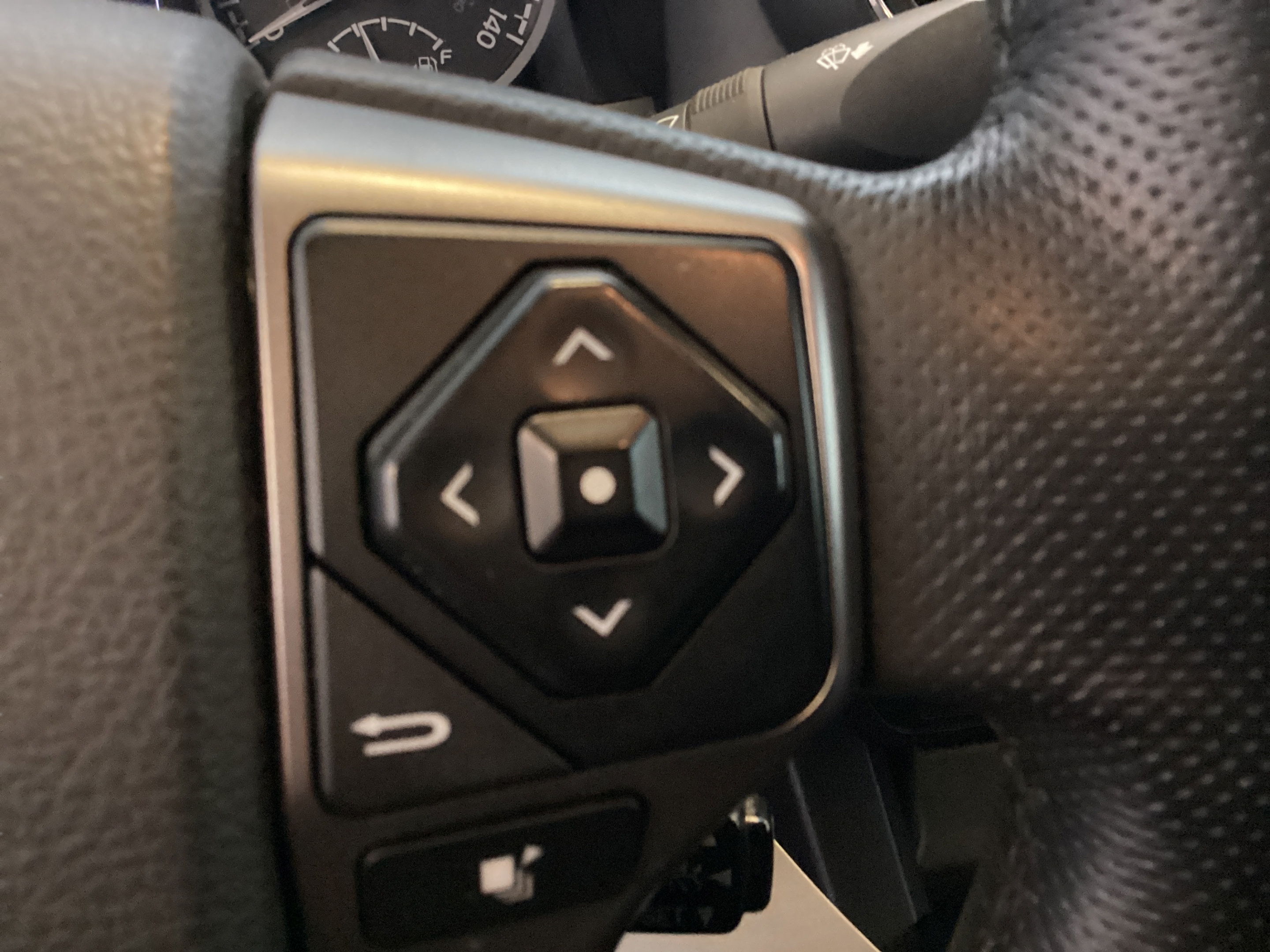 Used 2019 Toyota Tacoma SR5 AWD/4WD image 35