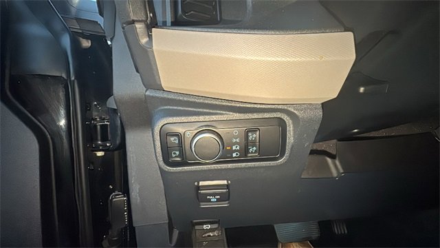 Used 2024 Ford Bronco Wildtrak image 13