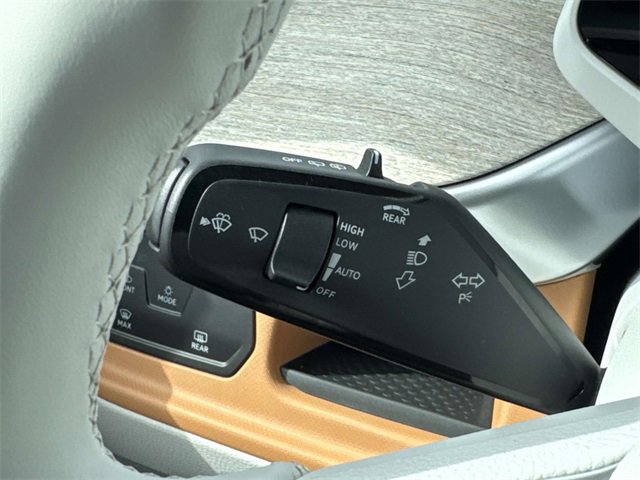 New 2025 Volkswagen ID. Buzz 1st Edition image 15