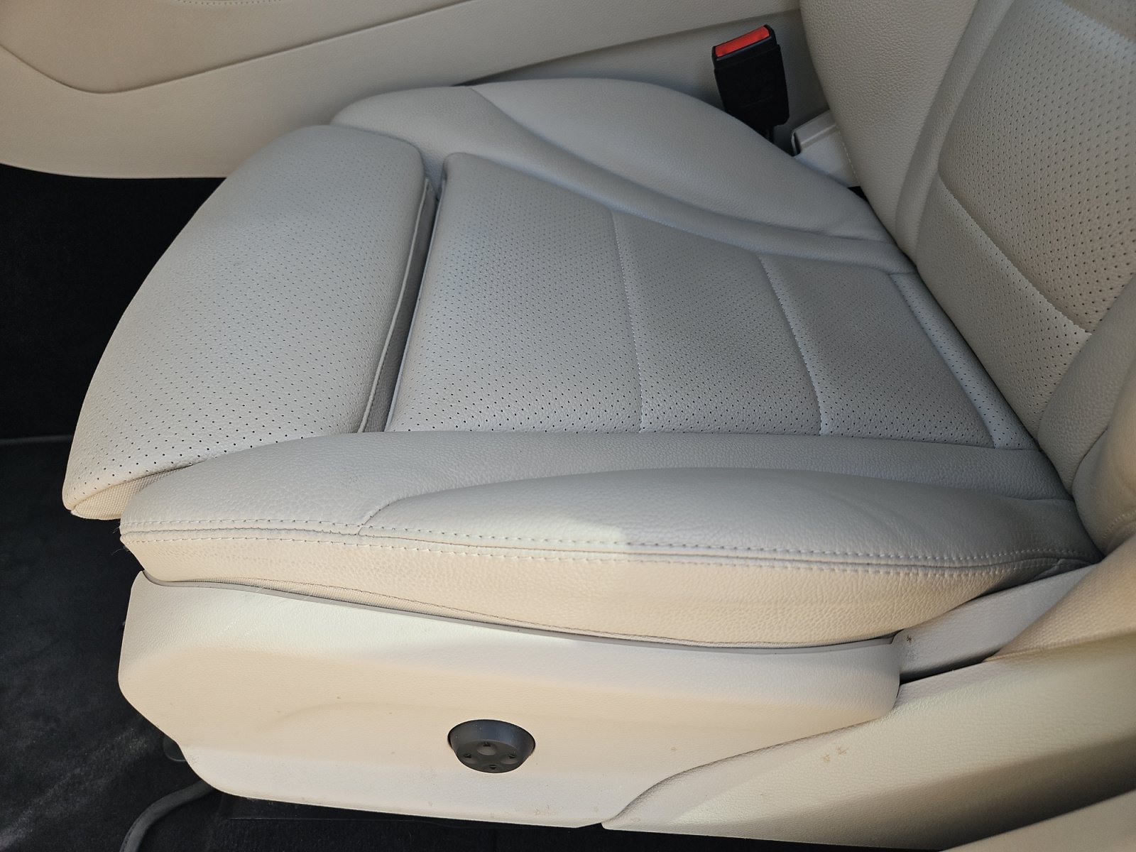 Certified 2020 Mercedes-Benz GLC 300 image 29