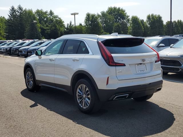 Used 2024 Cadillac XT4 Premium Luxury w/ Cold Weather Package AWD/4WD image 5