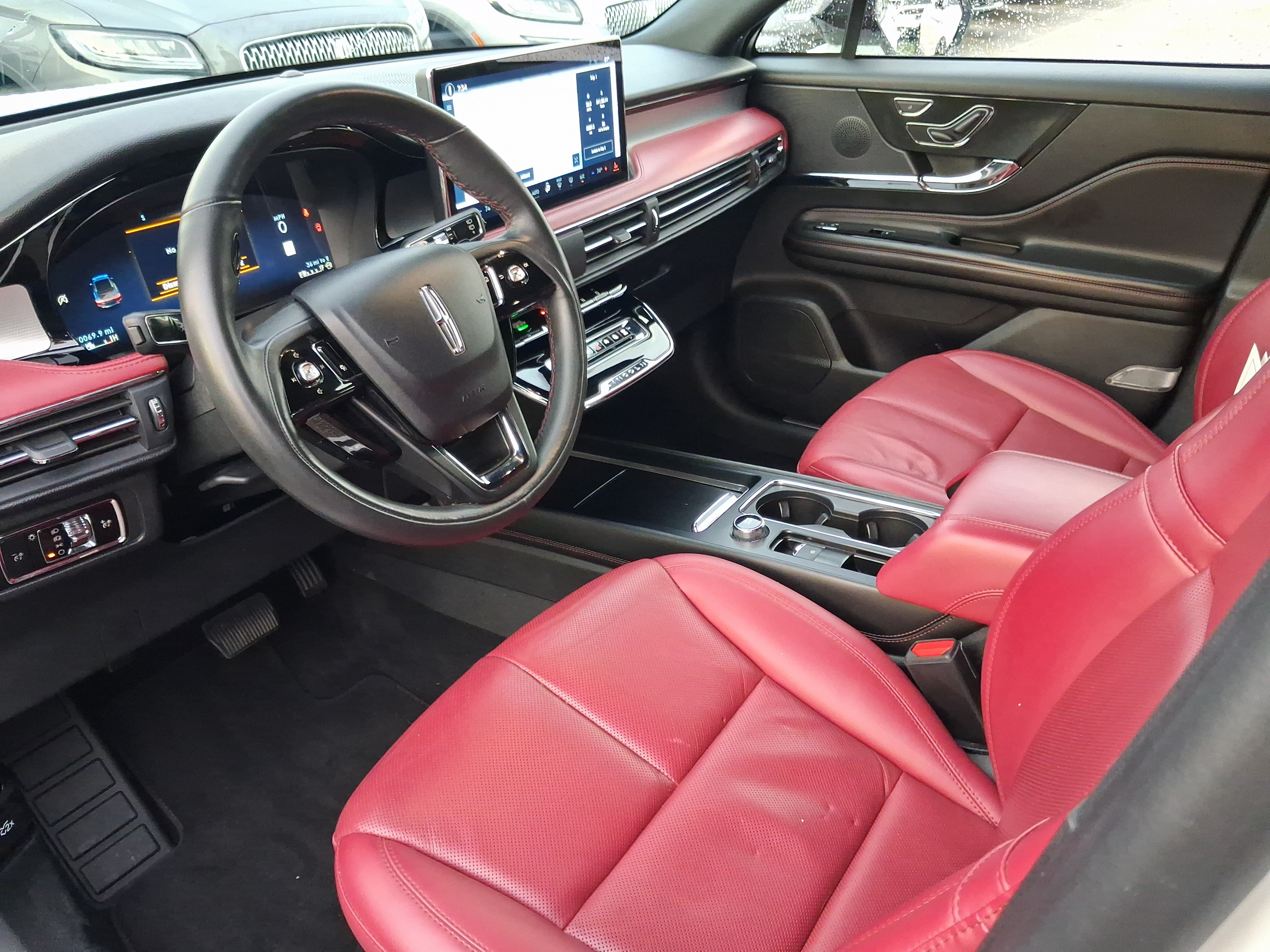 Used 2024 Lincoln Corsair Reserve w/ Jet Appearance Package FWD image 10