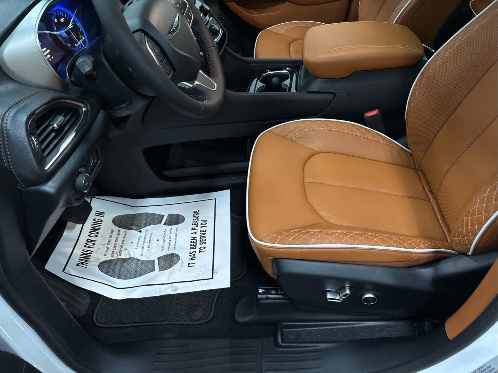 New 2026 Chrysler Pacifica Pinnacle w/ Trailer Tow Group image 14