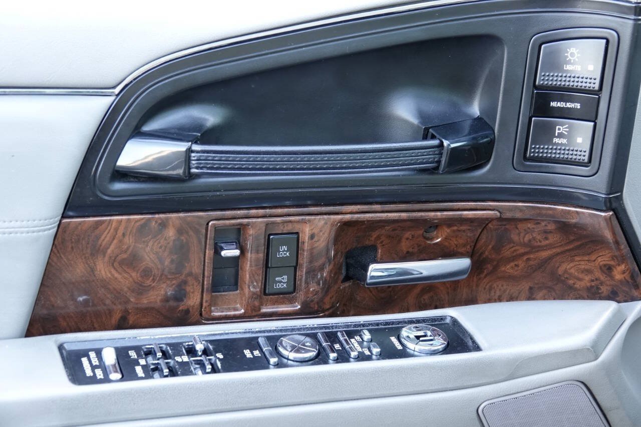 Used 1993 Buick Park Avenue Ultra FWD image 61