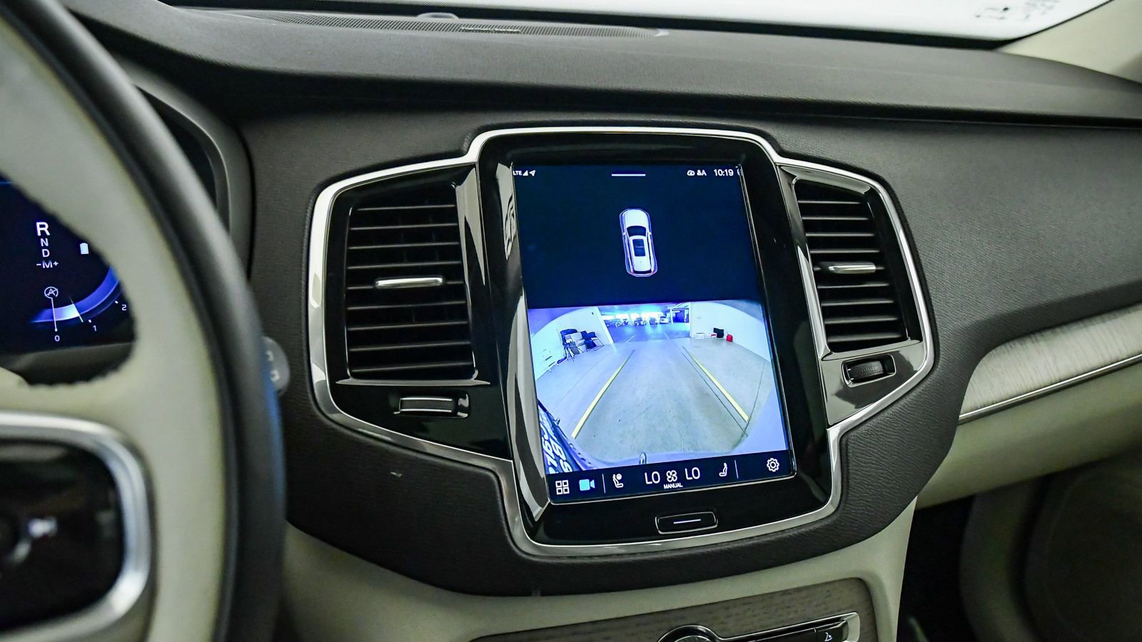 Used 2023 Volvo XC90 B6 Plus w/ Protection Package Premier image 22