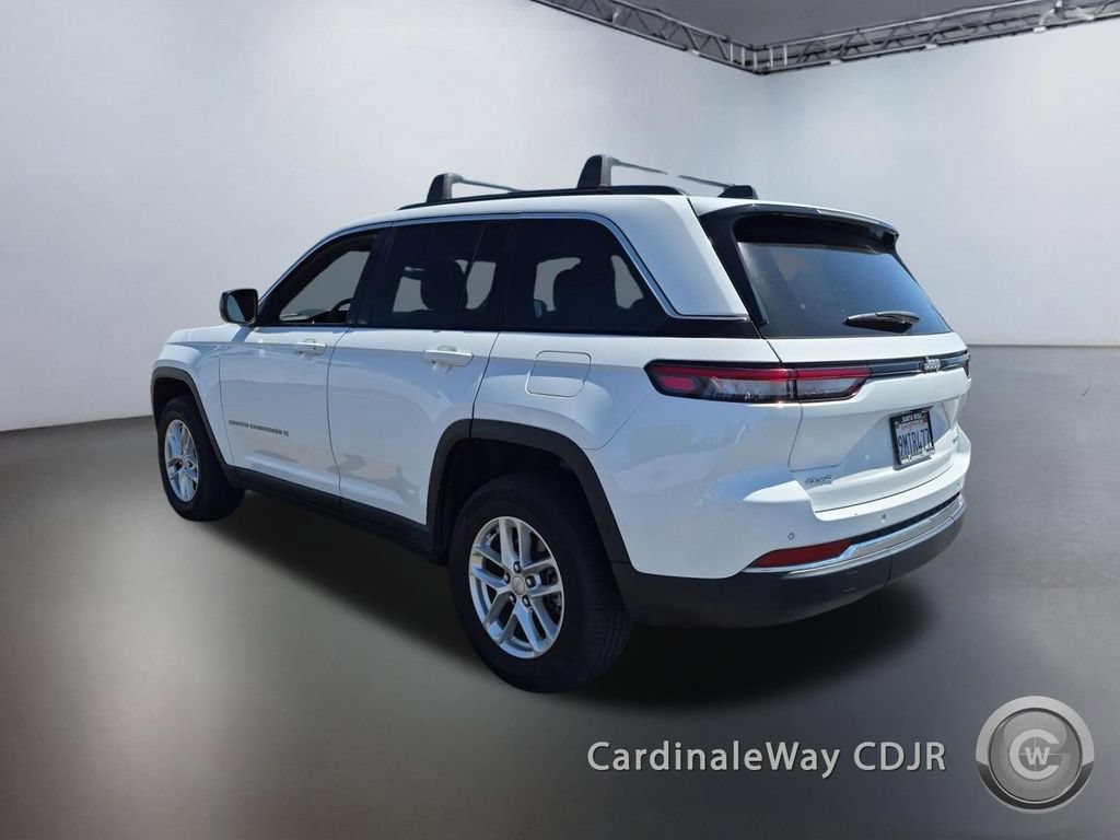 Used 2024 Jeep Grand Cherokee Laredo X AWD/4WD image 5