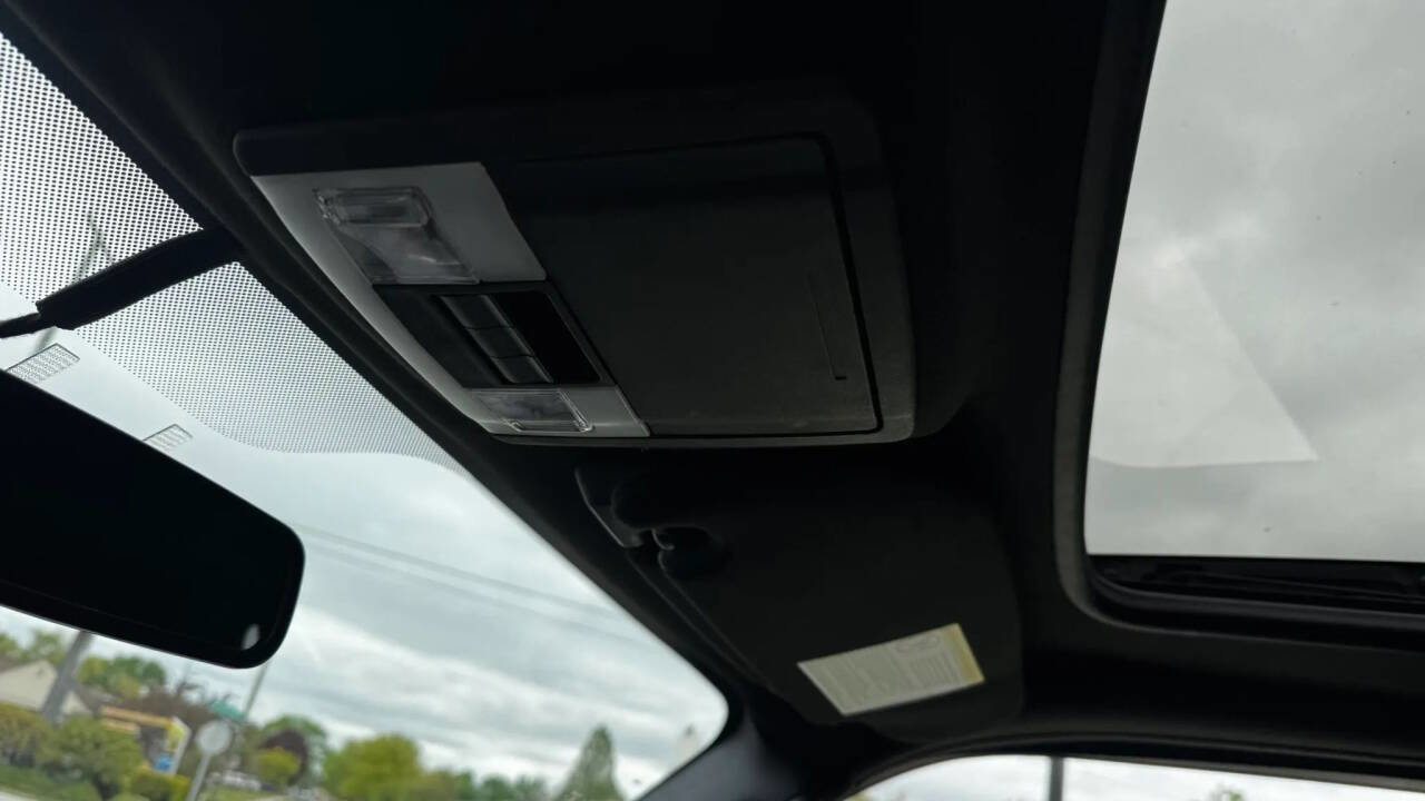 Used 2017 Ford Expedition EL XLT w/ Equipment Group 202A AWD/4WD image 33