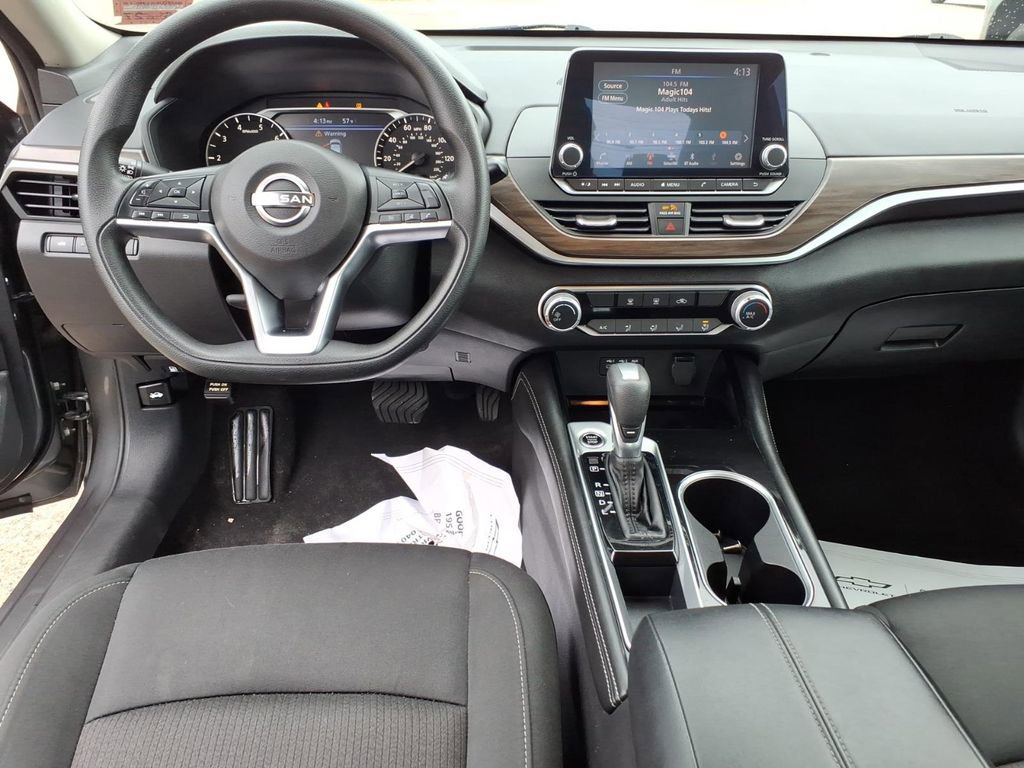 Used 2023 Nissan Altima 2.5 SV image 15