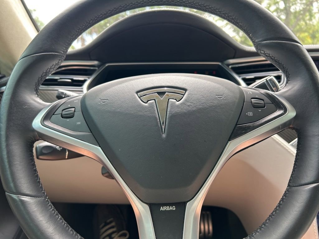 Used 2013 Tesla Model S Performance image 22