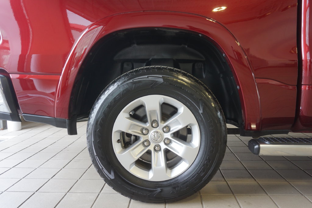 Used 2021 RAM 1500 Laramie AWD/4WD image 33