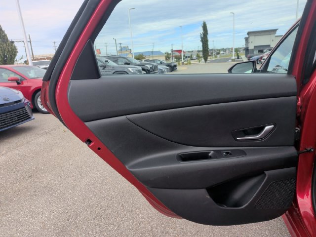 Used 2023 Hyundai Elantra SEL FWD image 23