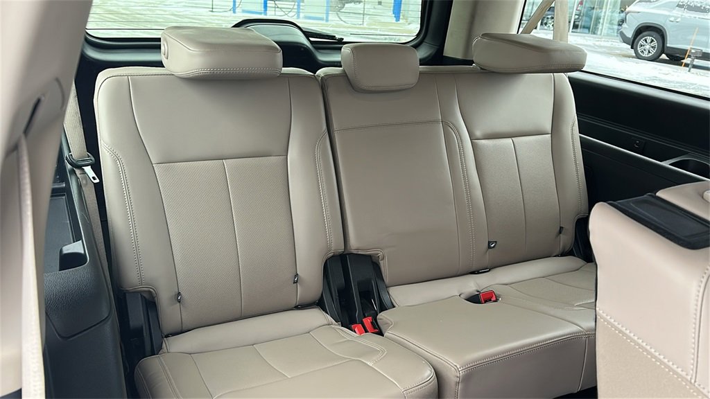Used 2024 Ford Expedition Max XLT image 31