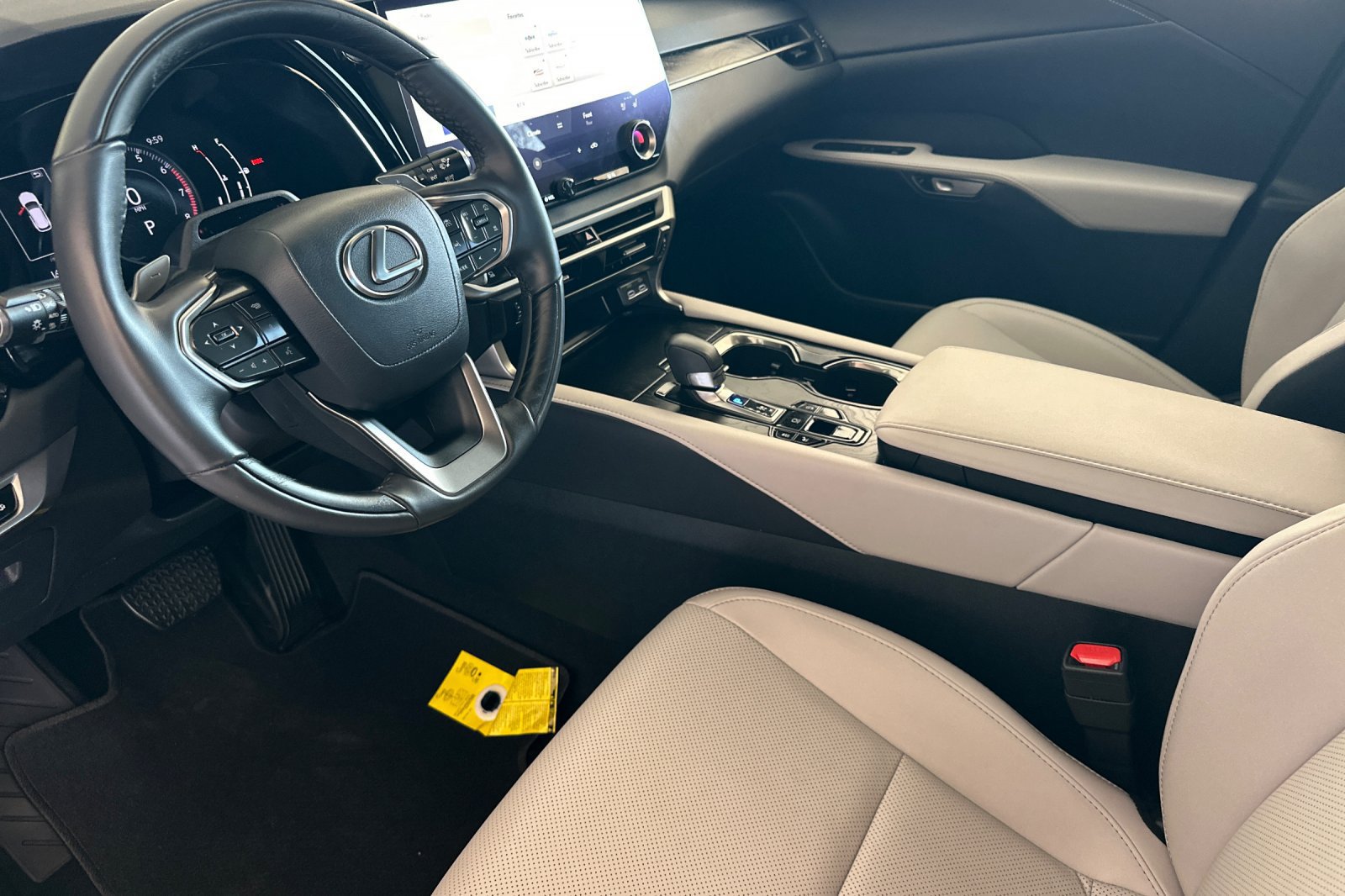 Used 2024 Lexus RX 350 Premium w/ Convenience Package AWD/4WD image 7