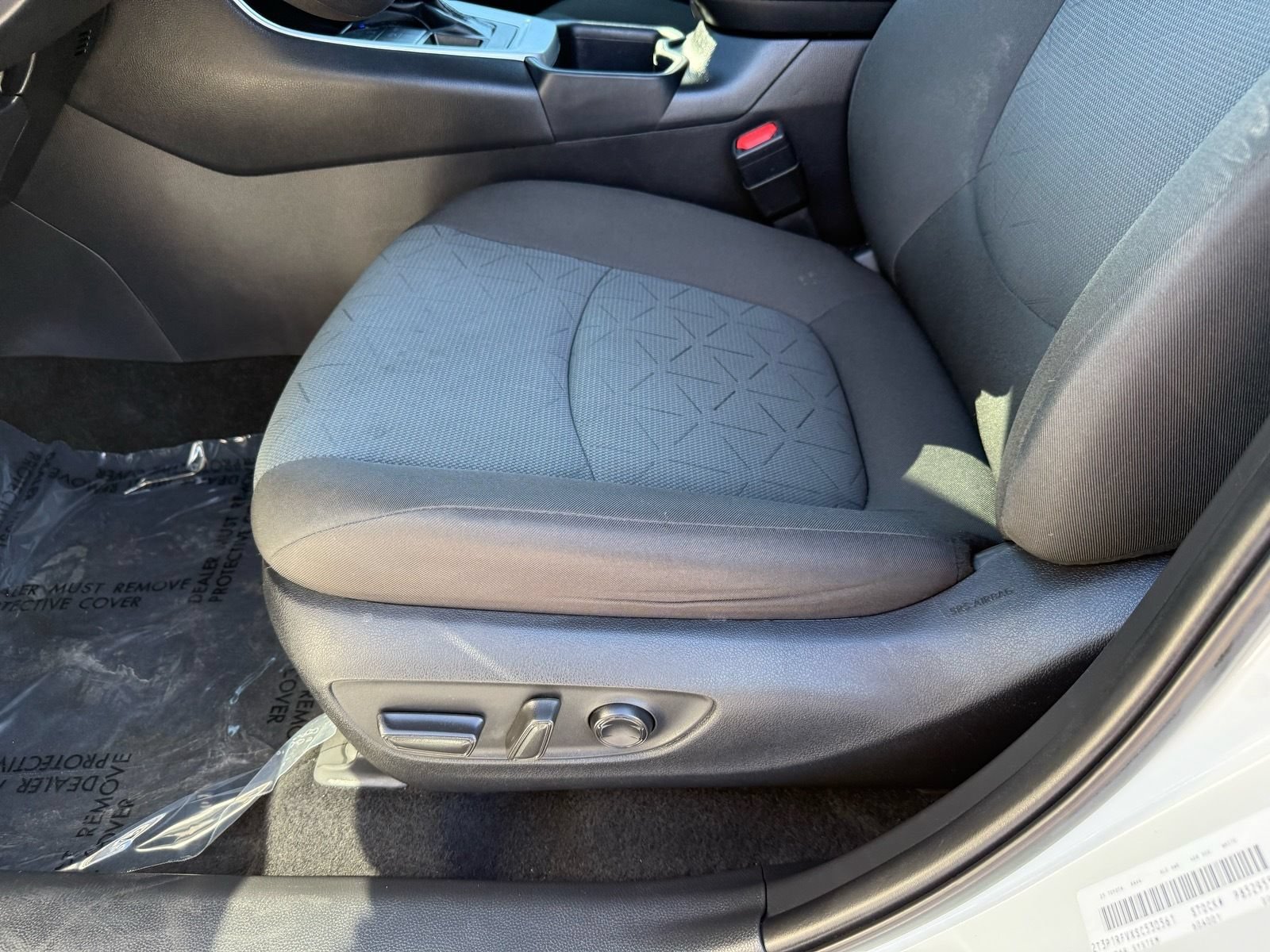 Used 2025 Toyota RAV4 XLE AWD/4WD image 13