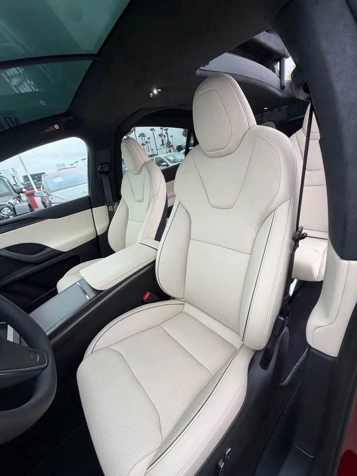 Used 2026 Tesla Model X Plaid AWD/4WD image 9