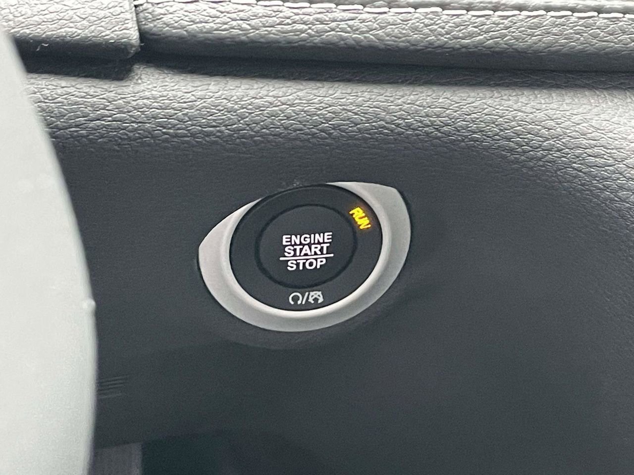 New 2026 Chrysler Pacifica Select FWD image 38
