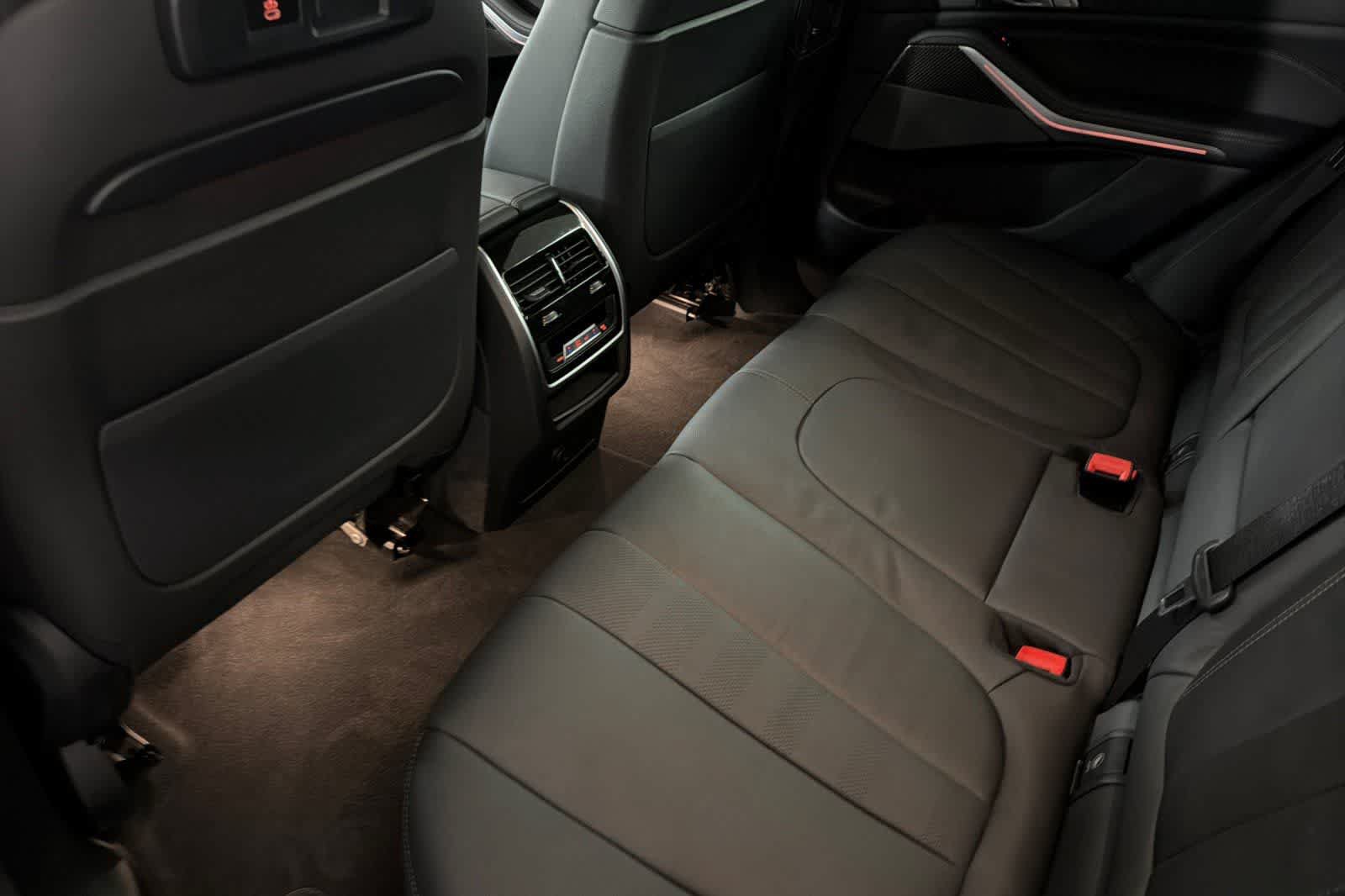 Used 2022 BMW X5 M50i w/ Executive Package AWD/4WD image 4