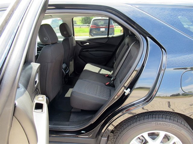 Used 2023 Chevrolet Equinox LT w/ Driver Convenience Package image 16