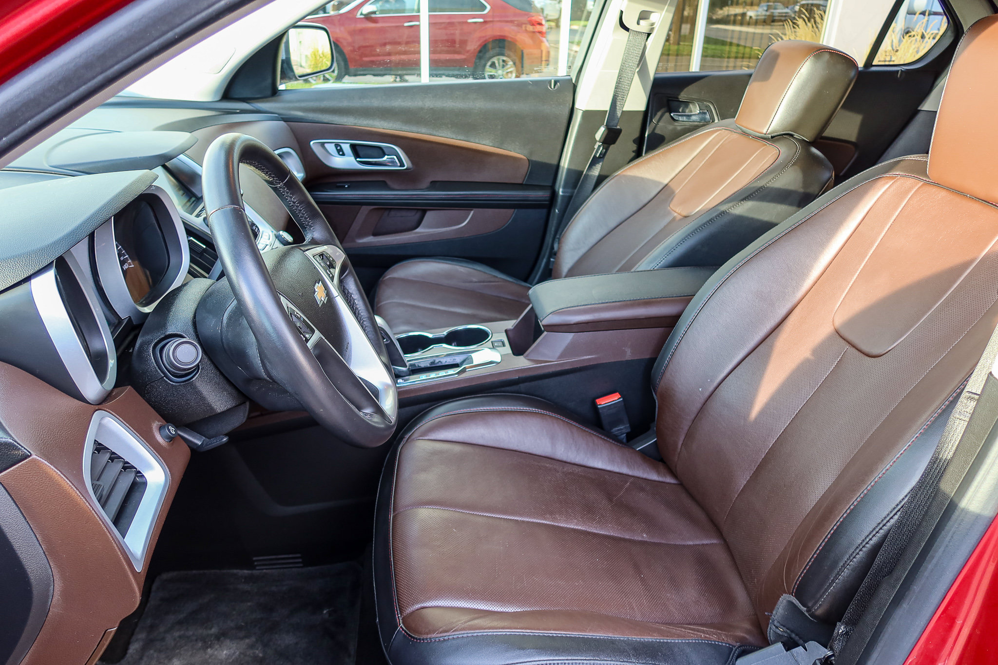 Used 2015 Chevrolet Equinox LT w/ Chrome Appearance Package AWD/4WD image 10