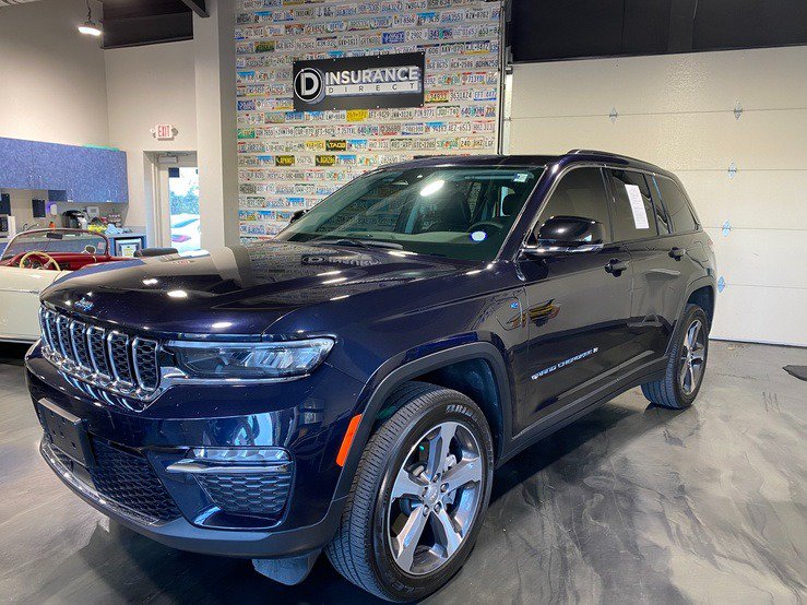 Used 2024 Jeep Grand Cherokee Limited 4xe w/ Trailer Tow Package AWD/4WD image 3