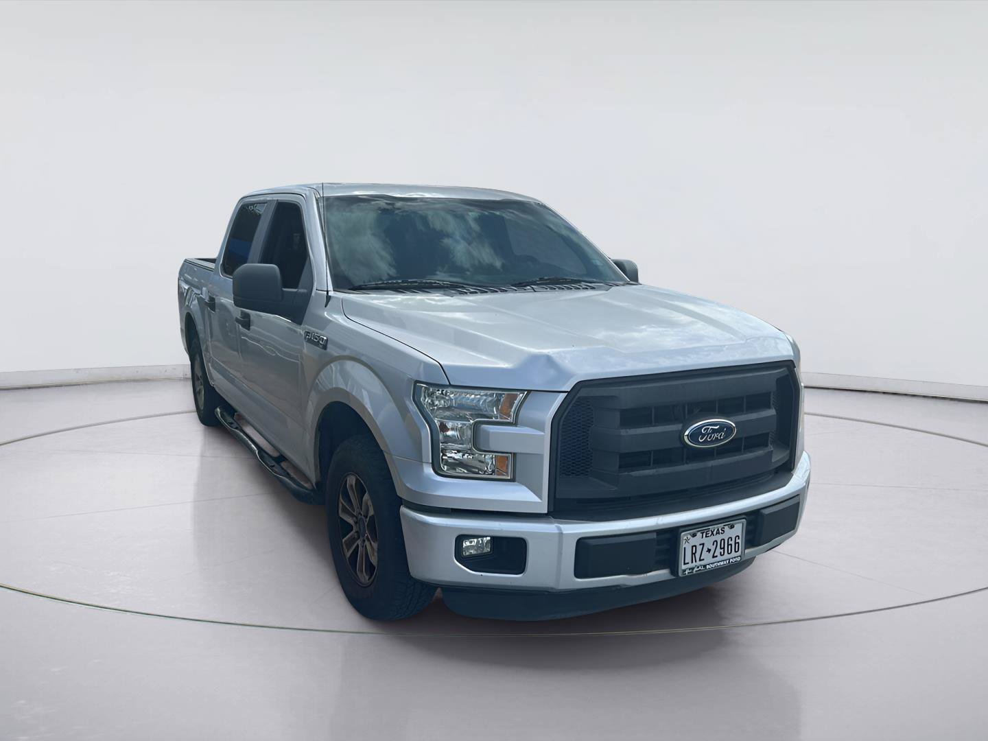Used 2015 Ford F150 XL w/ Equipment Group 101A Mid RWD image 3