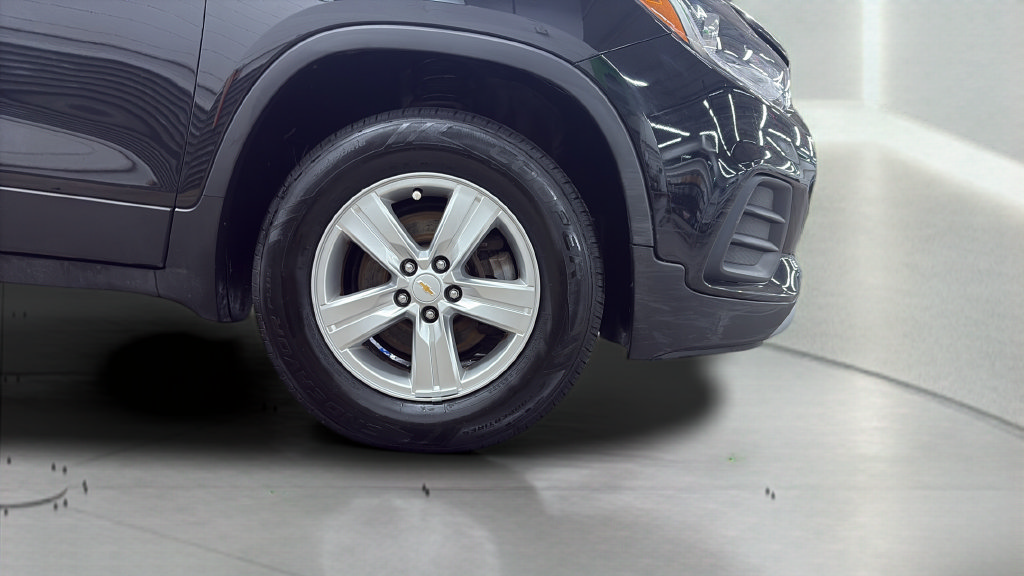 Used 2019 Chevrolet Trax LT w/ LT Convenience Package AWD/4WD image 25