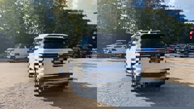 New 2025 Chevrolet Traverse LT w/ LPO, Floor Liner Package image 7