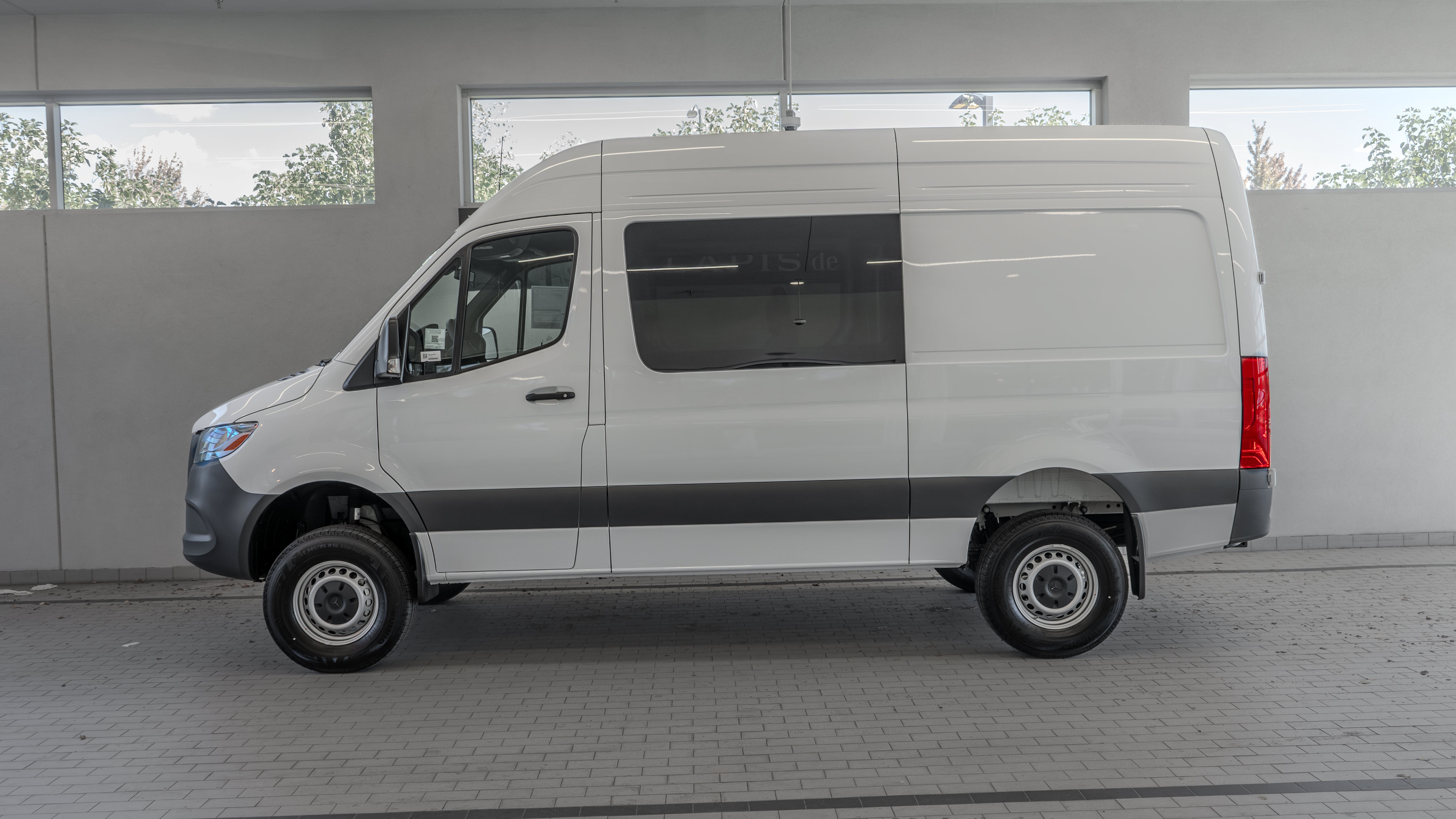 New 2026 Mercedes-Benz Sprinter 2500 image 2