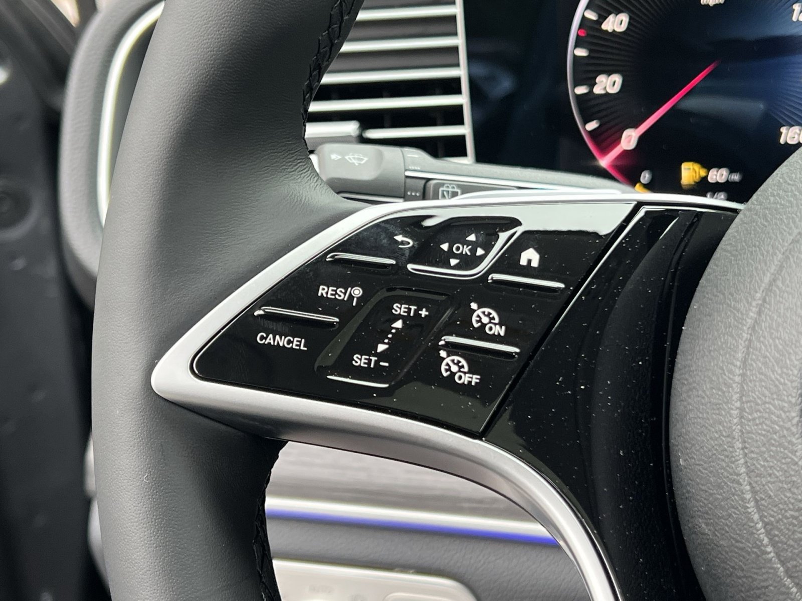 New 2026 Mercedes-Benz GLE 450 4MATIC image 37