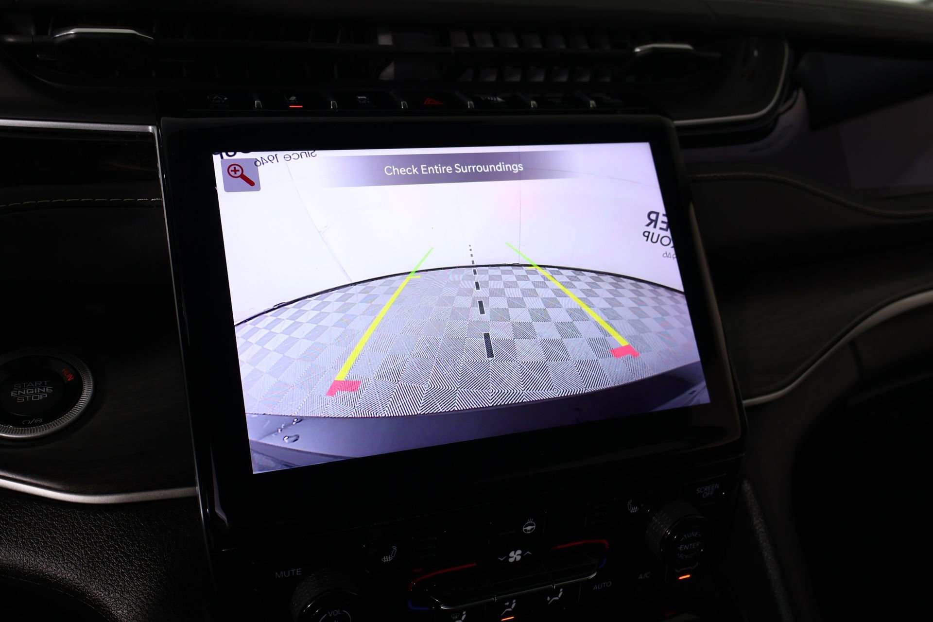 Used 2022 Jeep Grand Cherokee L Limited RWD image 6