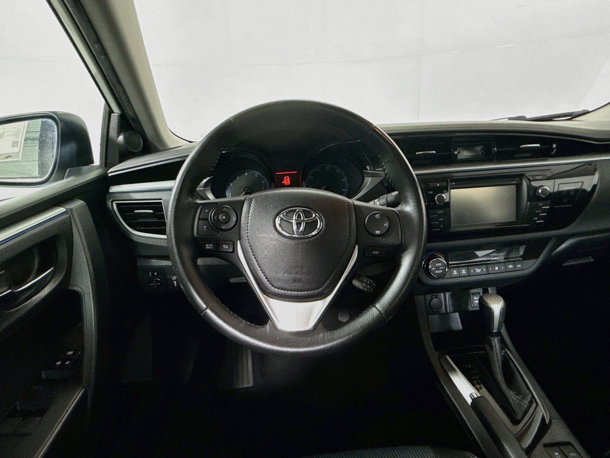 Used 2015 Toyota Corolla S FWD image 11