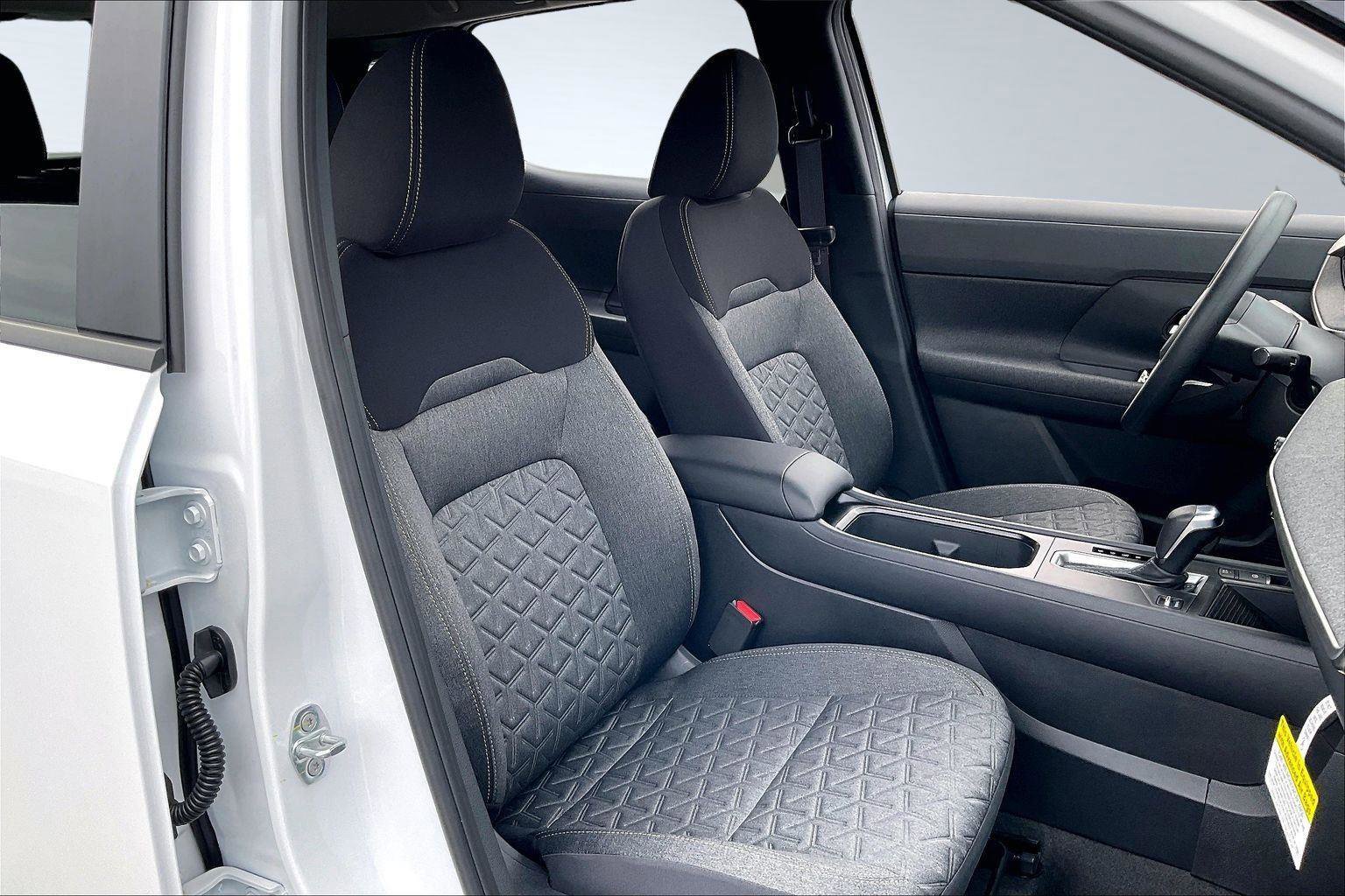 New 2026 Nissan Kicks SV w/ Cold Weather Package FWD image 9