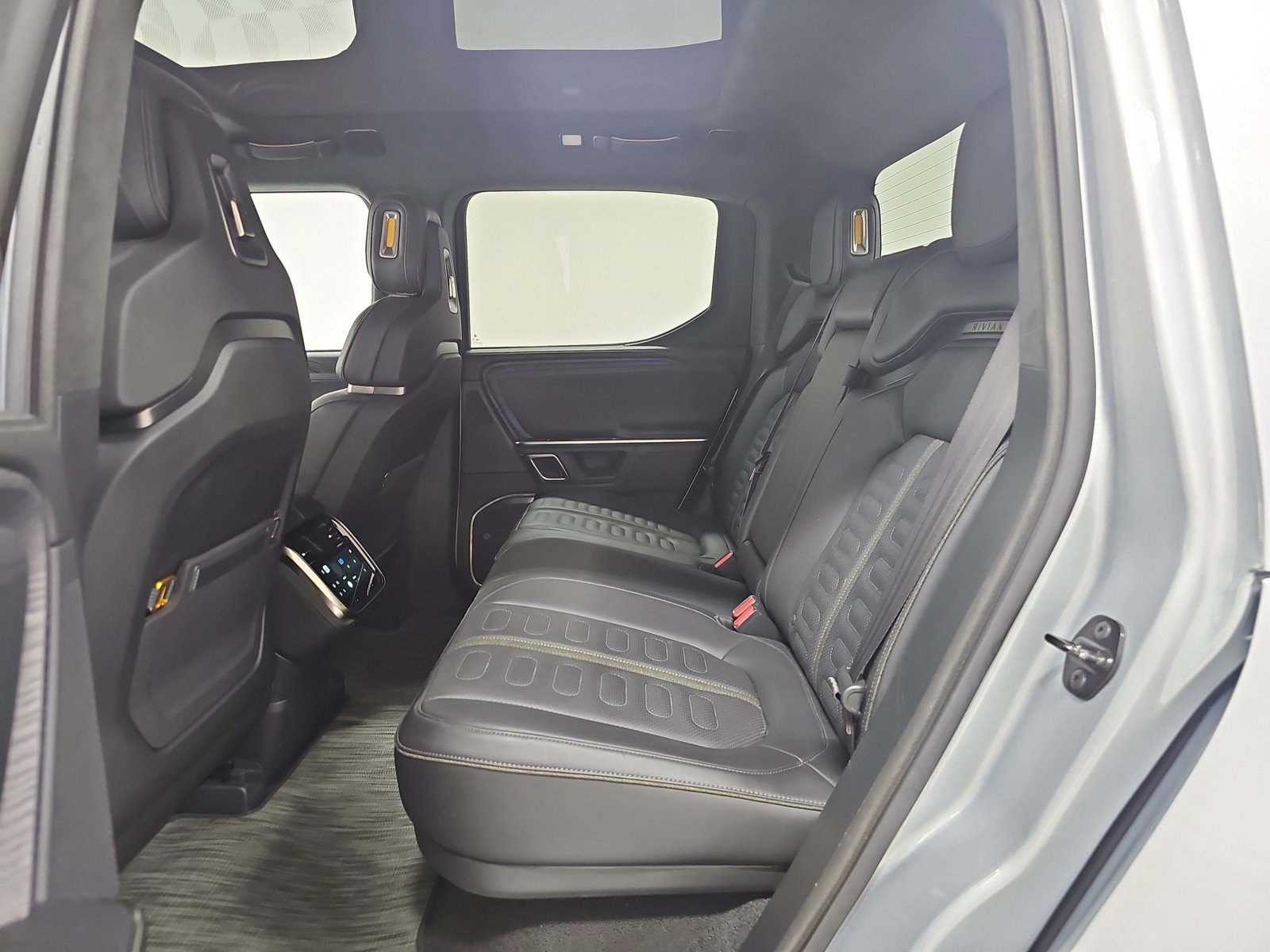 Used 2023 Rivian R1T Adventure image 21