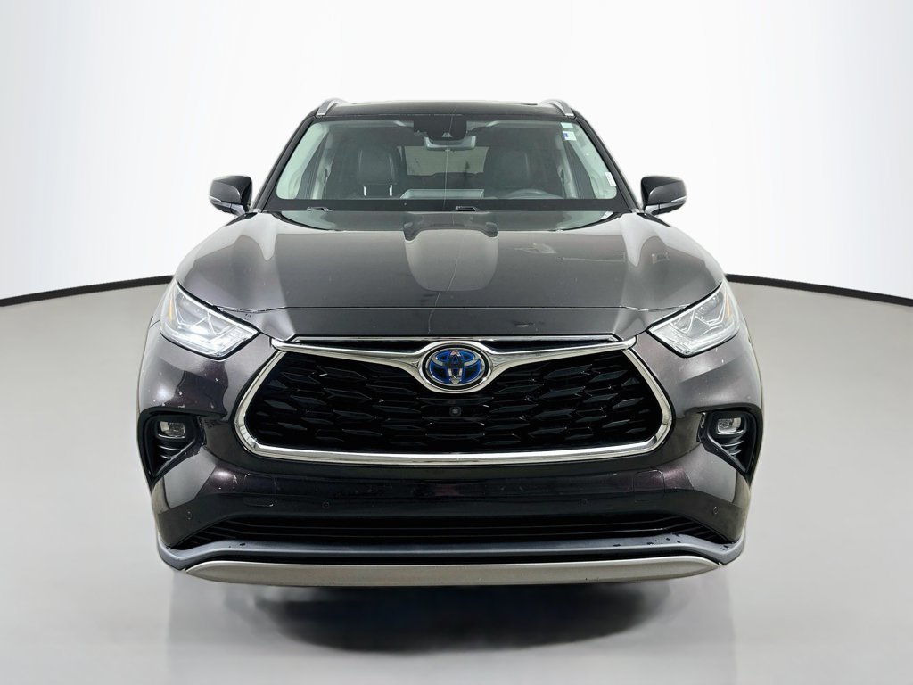 Used 2022 Toyota Highlander Platinum FWD image 2