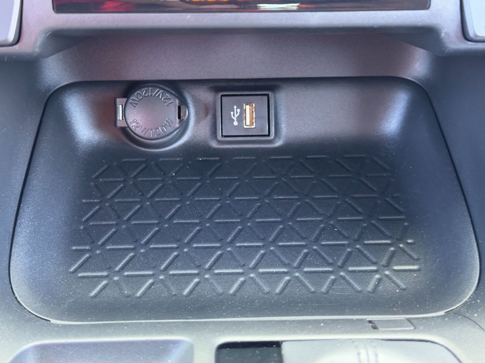 Used 2024 Toyota RAV4 XLE image 27