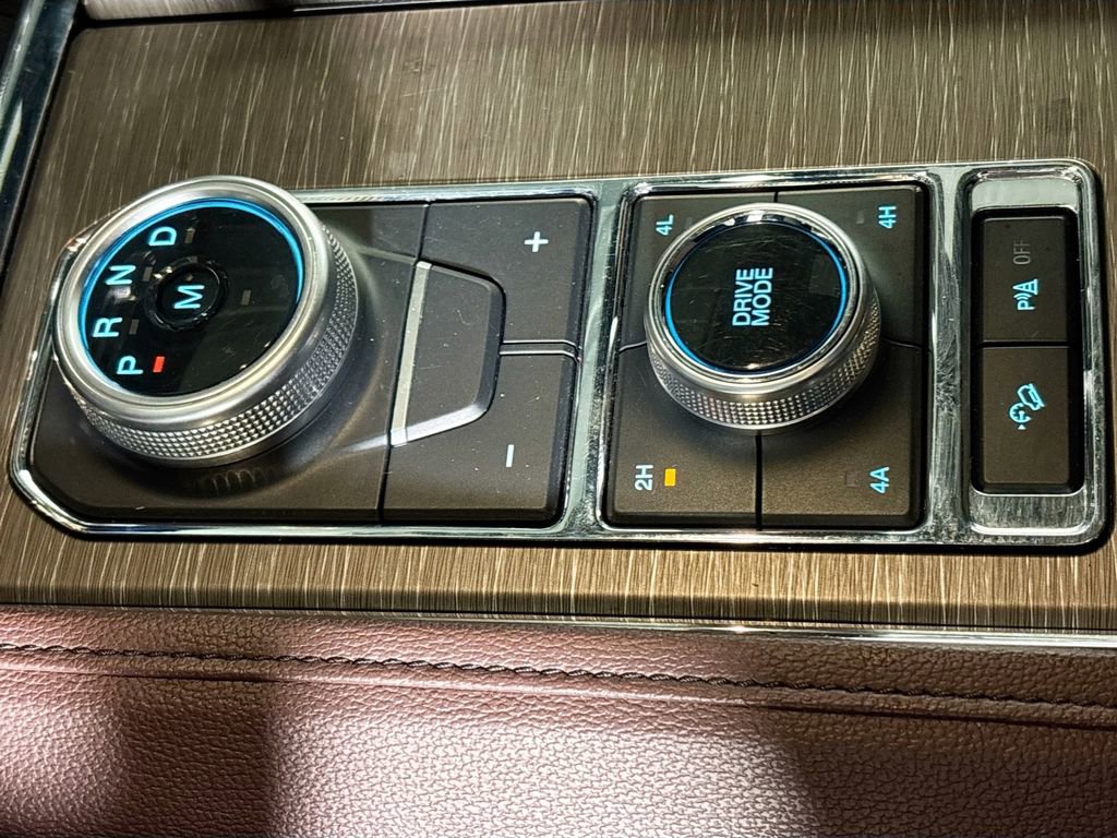 Used 2023 Ford Expedition Limited image 18