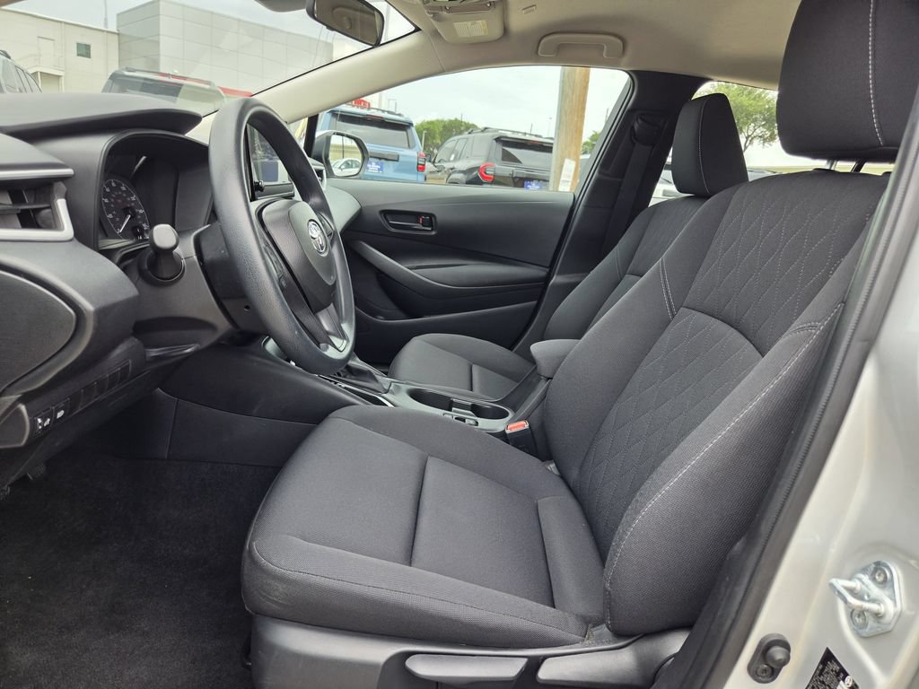 Used 2025 Toyota Corolla LE FWD image 25