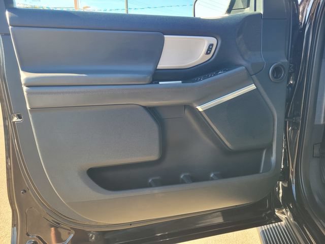 Used 2025 Ford Expedition Active AWD/4WD image 18
