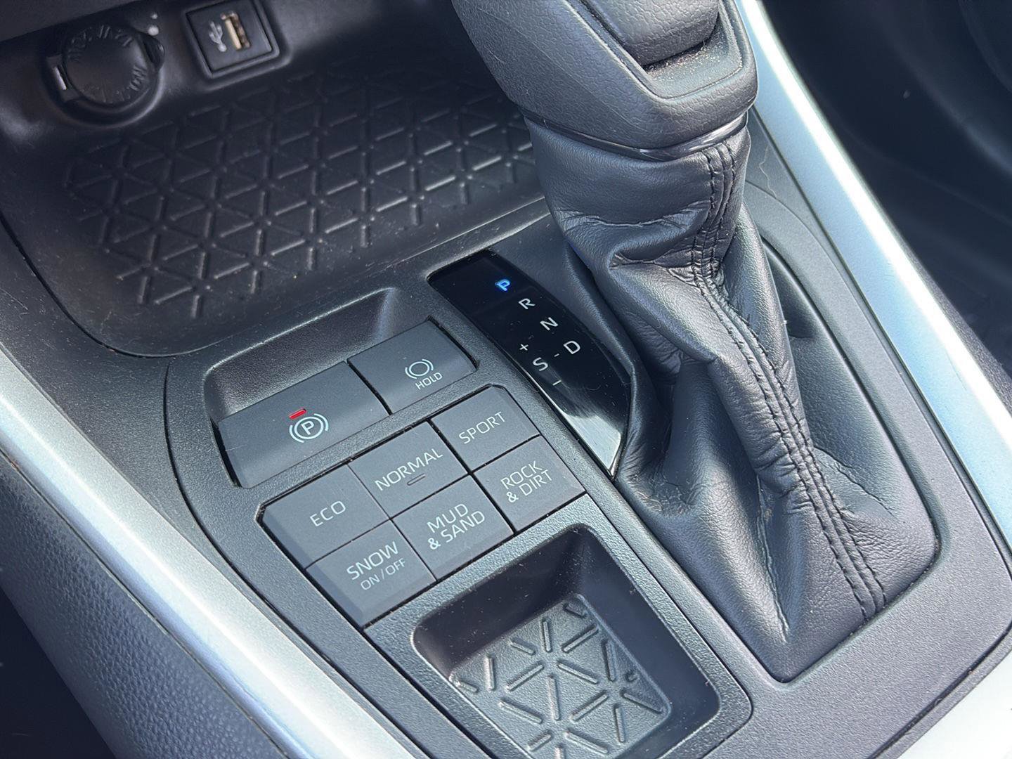 Used 2024 Toyota RAV4 XLE w/ Weather Package image 36