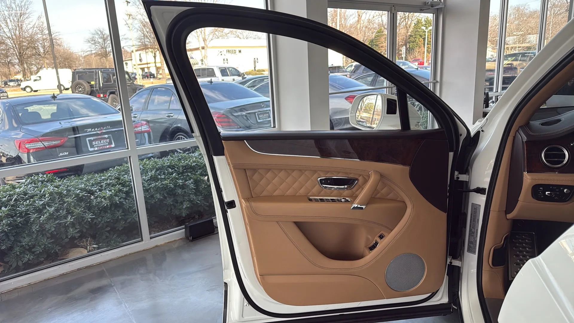 Used 2017 Bentley Bentayga W12 Sport Utility 4D image 6